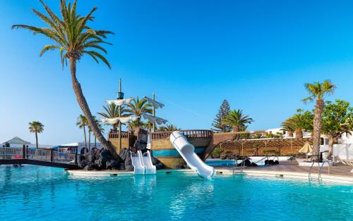 Gallery image of H10 Suites Lanzarote Gardens in Costa Teguise