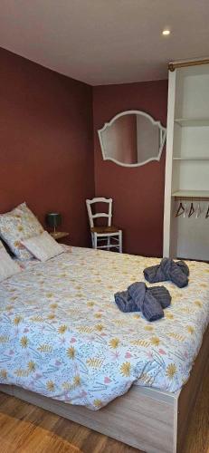 Postel nebo postele na pokoji v ubytování Maisonnette cosy avec extérieur