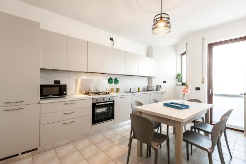 StayEasy Sesia5 - 4 Bedrooms Penthouse, 2 baths