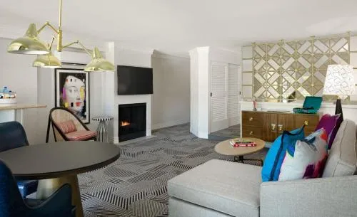 Le Parc at Melrose photo 25