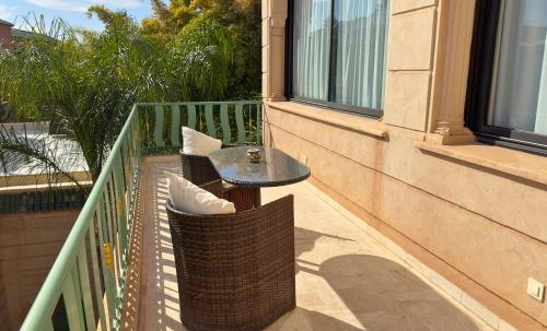 Un balcón o terraza en Sillage Palace Sky & Spa
