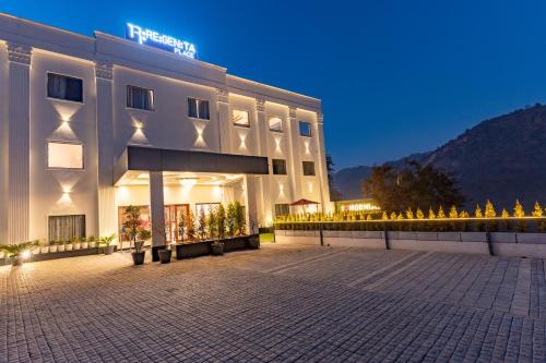 Nespecifikovaný výhled na hory nebo výhled na hory při pohledu z hotelu