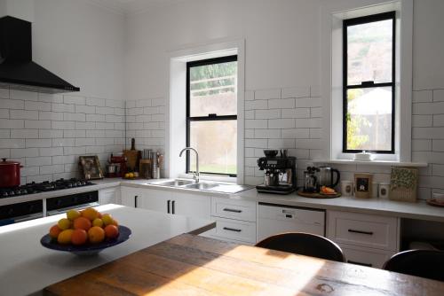 Una cocina o zona de cocina en Harbour Mannum