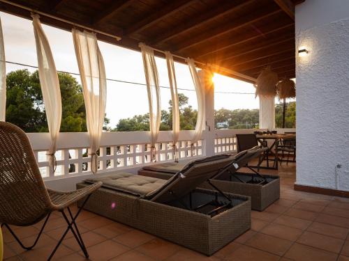 Balkoni atau teres di Seaview Apartment - Poros Relaxing Beachfront Flat