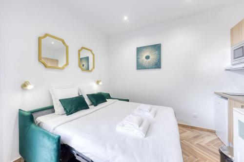 Luxury studio Maisons-Alfort with garden