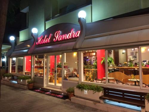 Fotografie z fotogalerie ubytování Hotel Sandra v destinaci Gatteo a Mare