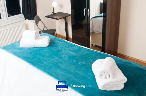 Fotografie z fotogalerie ubytování Four Bedroom House By Beds Away Short Lets & Serviced Accommodation Oxford With Free Parking & Garden Access v destinaci Oxford