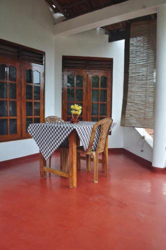 Gambar di galeri bagi Sea Breeze Inn Talalla di Talalla South
