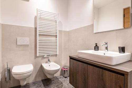 Un baño de Mountain Meadows Apt 2