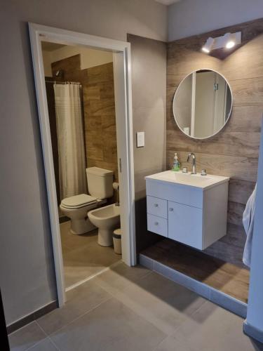 Koupelna v ubytování HERMOSO - CATEGORIA Departamento 90 m2 CENTRO con COCHERA opcional