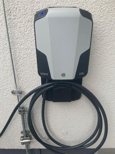 a computer hooked up to a wall with a hose at Ferienwohnung Hospitalgraben in Weimar