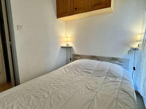 Posteľ alebo postele v izbe v ubytovaní Appartement Studio à Argelès-sur-Mer, 4 couchages, proche mer et commerces, piscines, climatisé - FR-1-225-778
