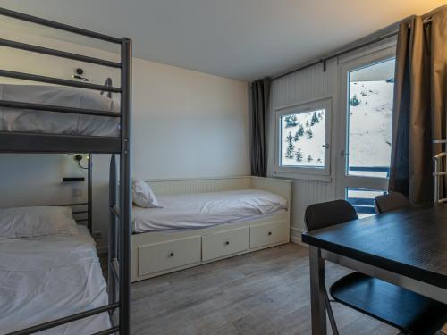 Val d'Isère - La Daille : Appartement 3 pièces cabine, 6 pers, skis aux pieds, balcon, parking inclus