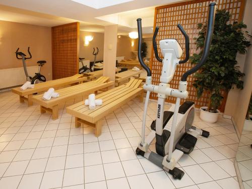 Spordikeskus ja/või sportimisvõimalused majutusasutuses DORMERO Hotel Greifswald