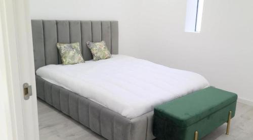 Ένα ή περισσότερα κρεβάτια σε δωμάτιο στο Casa incrivel Refúgio Lieva ,Piscina , Jacuzzi exterior e zona kids