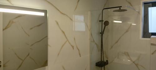 Et badeværelse på Vista Funchal Ⅰ