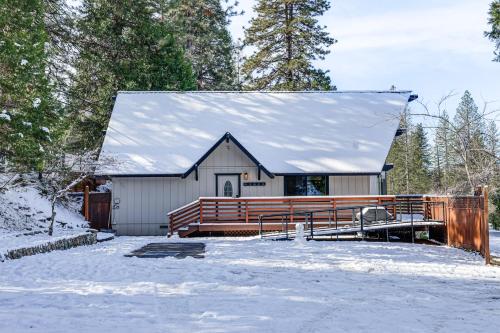 Secluded Cabin Near Calaveras Big Trees State Park en invierno