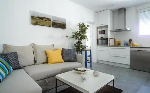 Apartamento con Terraza Vistas al Mar.