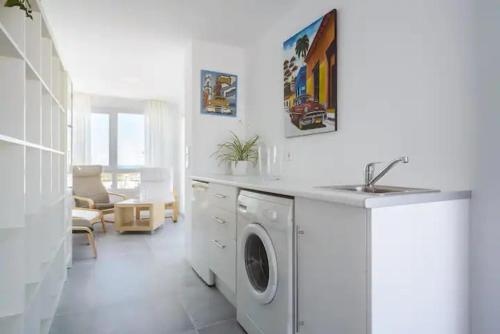 Apartamento con Terraza Vistas al Mar.