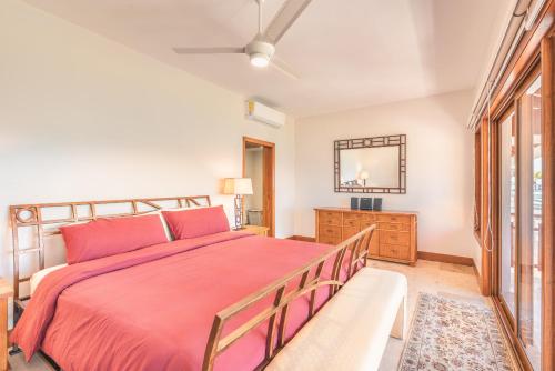 Ένα ή περισσότερα κρεβάτια σε δωμάτιο στο 3BR Beachfront townhouse at Puerto Bahia