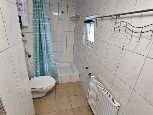 Ένα μπάνιο στο Ferienwohnung in zentraler Lage