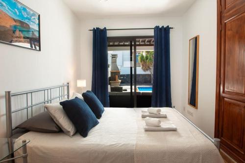 Casa Marlay Spacious, heated Pool, BBQ & Fast Wi-Fi only 15 minutes walk to town