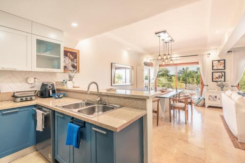 a kitchen with a sink and a counter top at Villa with 3 bedrooms private pool and ocean view in Santa Bárbara de Samaná