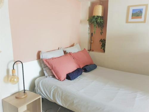 Cama ou camas em um quarto em Studio cosy dans le centre de Montpellier