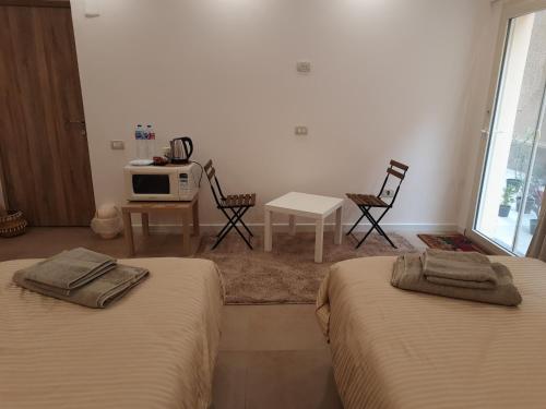 Posedenie v ubytovaní Fantastic new rooms close to New Cairo Festival City and airport
