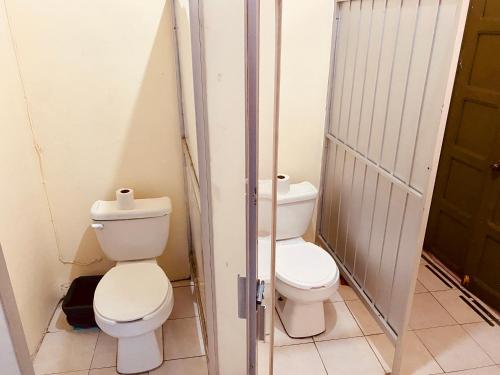 Ένα μπάνιο στο Hostal Santuario de las Libelulas