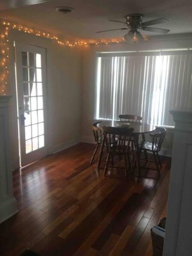 スケネクタディにある2 bedroom suiteのギャラリーの写真