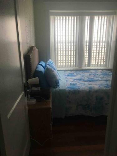 2 bedroom suiteにあるベッド