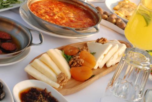 Jídlo v hotelu nebo okolí