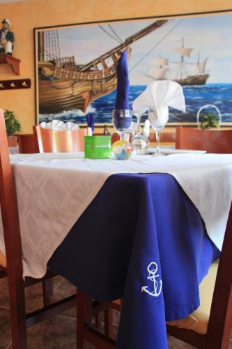 Gallery image of Hotel El Marino in Santiago de la Ribera