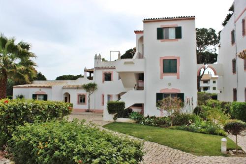 Golf Apartment - Solar do Golfe Condominium