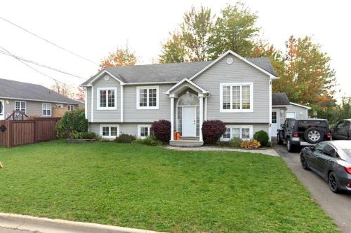 3 Bedroom Main unit House with private backyard