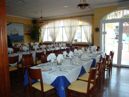 Gallery image of Hotel El Marino in Santiago de la Ribera