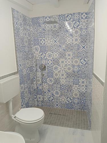Un baño de Free Zone