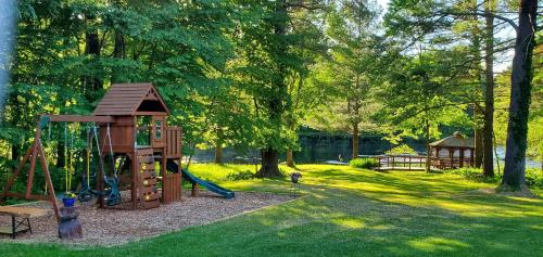 Κήπος έξω από το Paper Mill Pines Bed and Breakfast