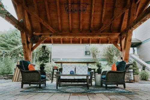 Χώρος καθιστικού στο Paper Mill Pines Bed and Breakfast