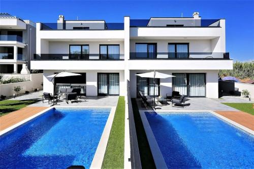 Πισίνα στο ή κοντά στο Villa Lela - Heated Pool, Sauna, BBQ, Activities