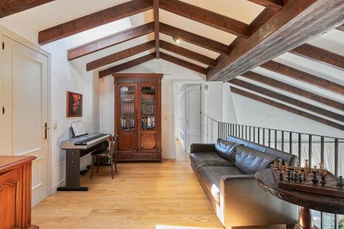 Amapola House Exclusive Private Pool, BBQ & Pet Friendly Torreblanca Fuengirola by Groway Home