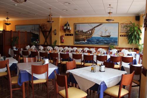 Gallery image of Hotel El Marino in Santiago de la Ribera