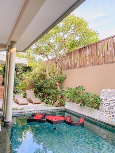 Kolam renang di atau dekat dengan The Kasih Villas & Spa