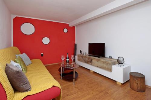 Apartments with WiFi Rijeka - 21879