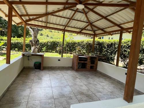 Κήπος έξω από το Finca Maribet
