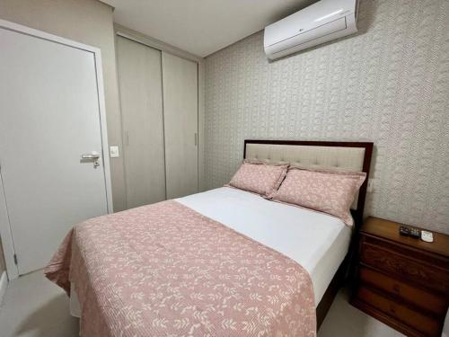 Postel nebo postele na pokoji v ubytování Patteo Charm Apartment - GRU 1003
