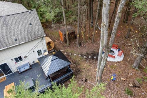 Κήπος έξω από το Creekside Recess Hottub Sauna Firepit Gameroom
