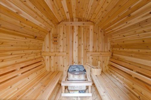 Φωτογραφία από το άλμπουμ του Creekside Recess Hottub Sauna Firepit Gameroom 