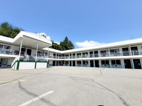 The Villager Inn Princeton Motel